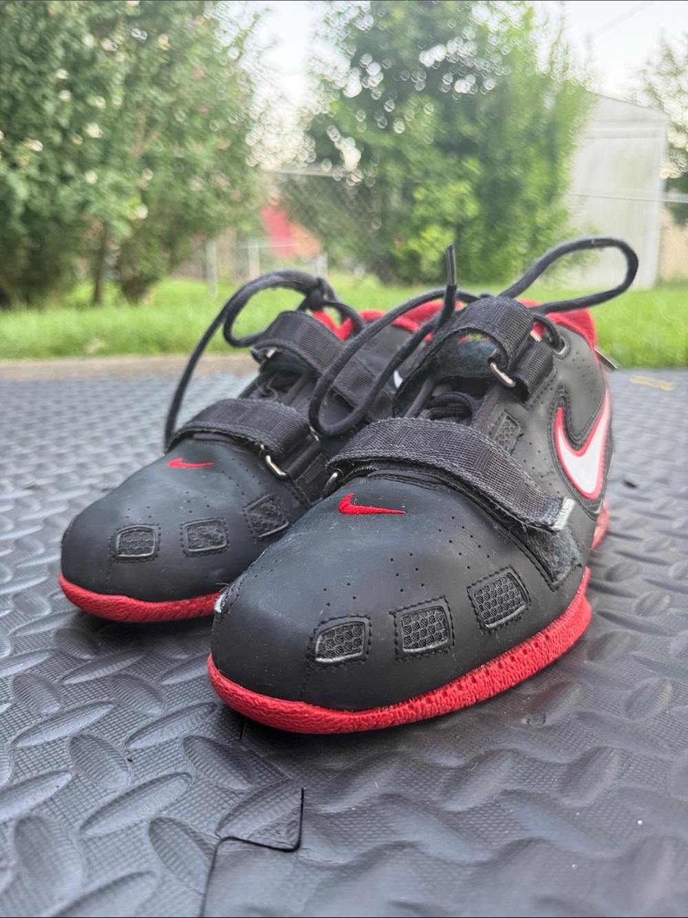 Nike Romaleos 2 Weightlifting Men’s  Black Red Hook-and-Loop Sneakers size 10